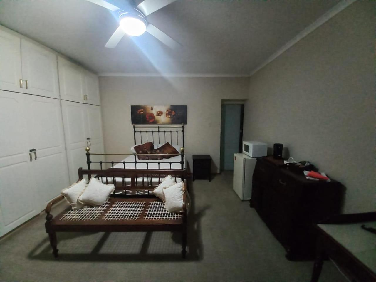 Anri Guesthouse บลูมฟอนเทน ภายนอก รูปภาพ