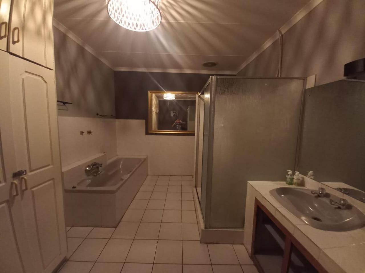 Anri Guesthouse บลูมฟอนเทน ภายนอก รูปภาพ